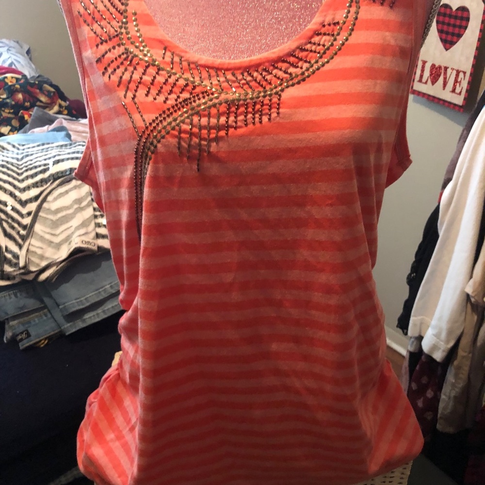 Bay studio tank